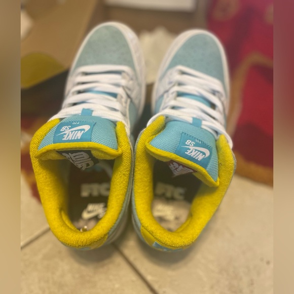 Nike SB Dunk Low “FTC Lagoon Pulse”
SZ 8M, comes with Original Box & extra laces - Picture 13 of 16
